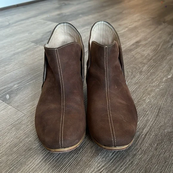 LA Zapateria Handmade Brown Snap Button Leather Booties - Picture 3 of 13